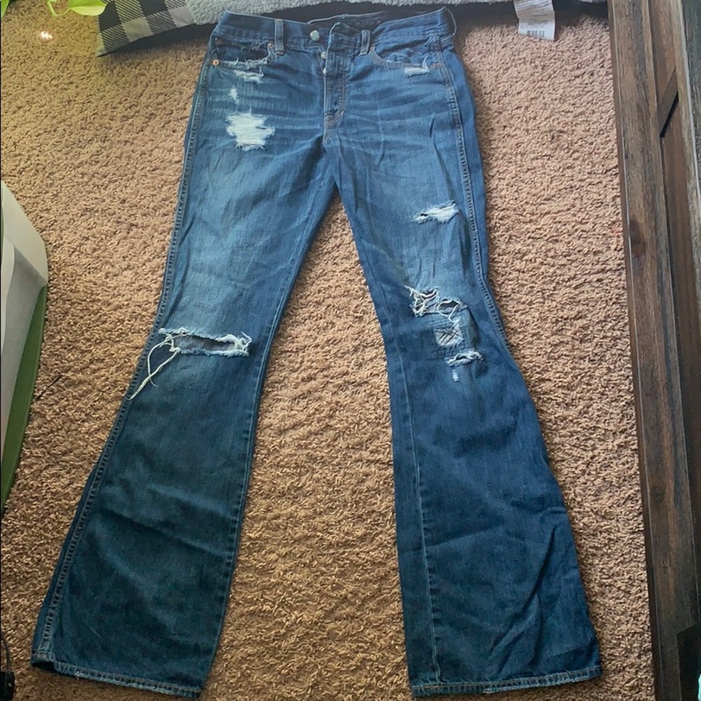 Last Chance 🎉AEO Flare Ripped Jeans🌹